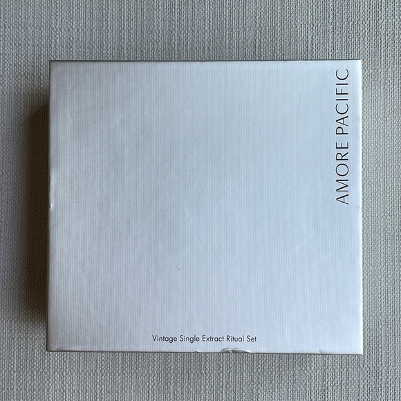 Amore Pacific Vintage Single Extract ritual Set sealed - Picture 3 of 10